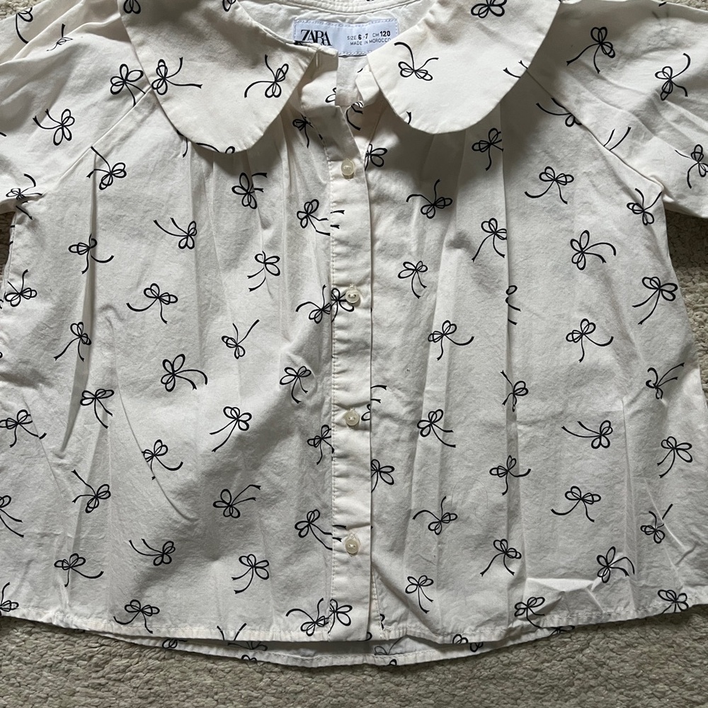 Zara Kids Ivory Blouse with Black Bow Pattern size 6/7 youth